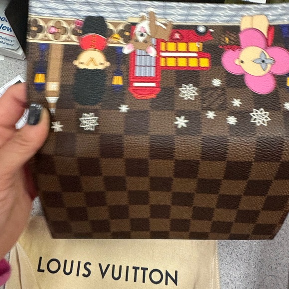 Tracking number - Picture 10 of 16